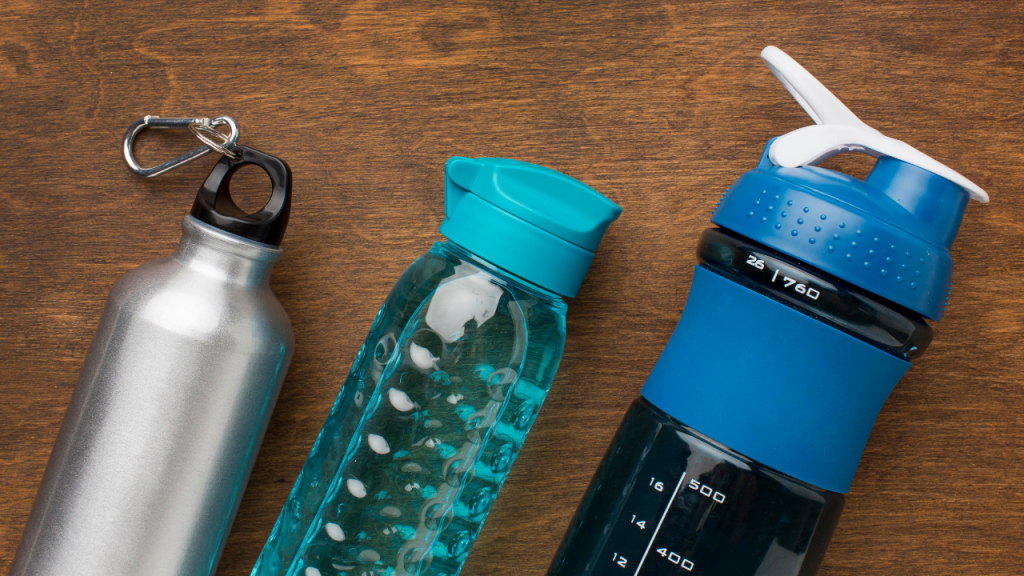 This Simple Water Bottle Travel Hack Is So Obvious, But No One Else Seems  To Do It  Bringing an empty water bottle to the airport with you.  Seriously. That's it. That's